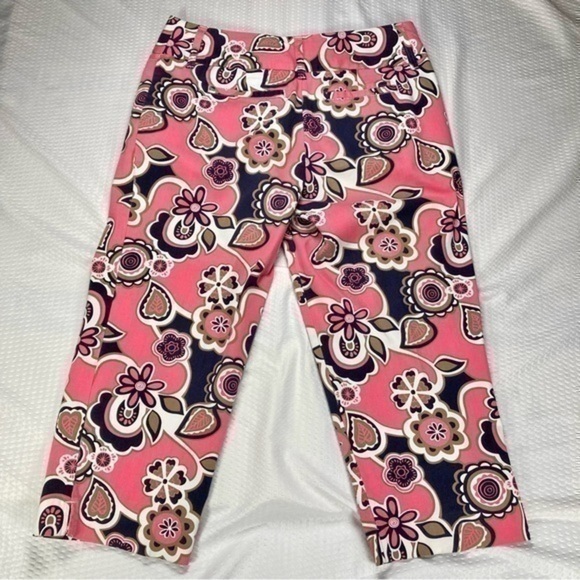 Madison Capri Pants Womens 10 Pink Black Floral Cotton Mid Rise Straight Leg - Picture 4 of 10